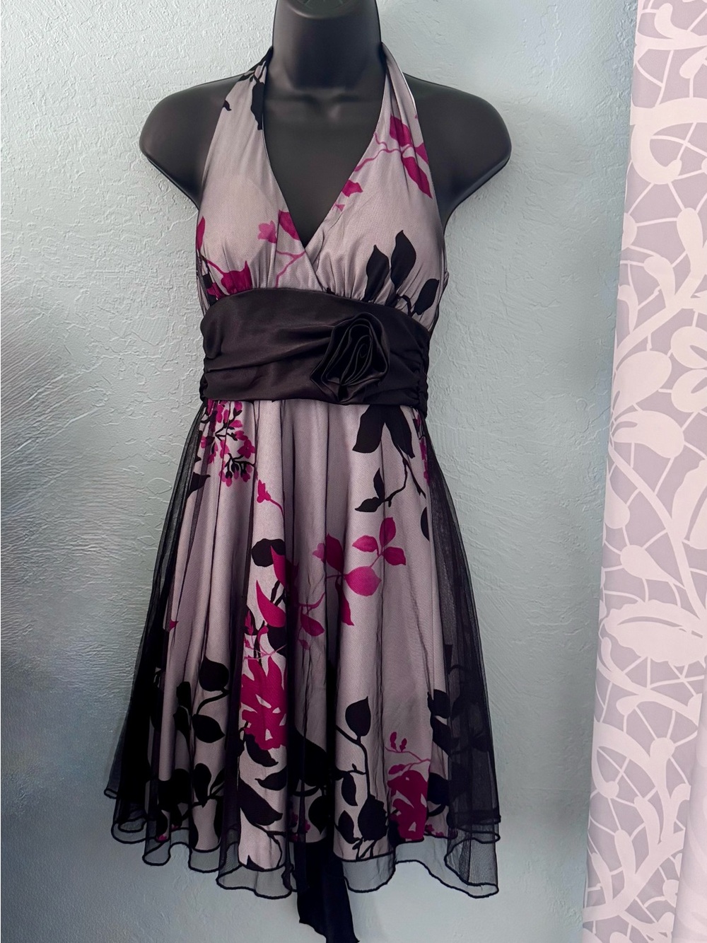 Speechless Floral Halter Party Dress in Gray with Magenta Accents Size Small